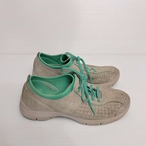Dansko Women’s Suede Sneakers Size EUR 40 Green/Gray